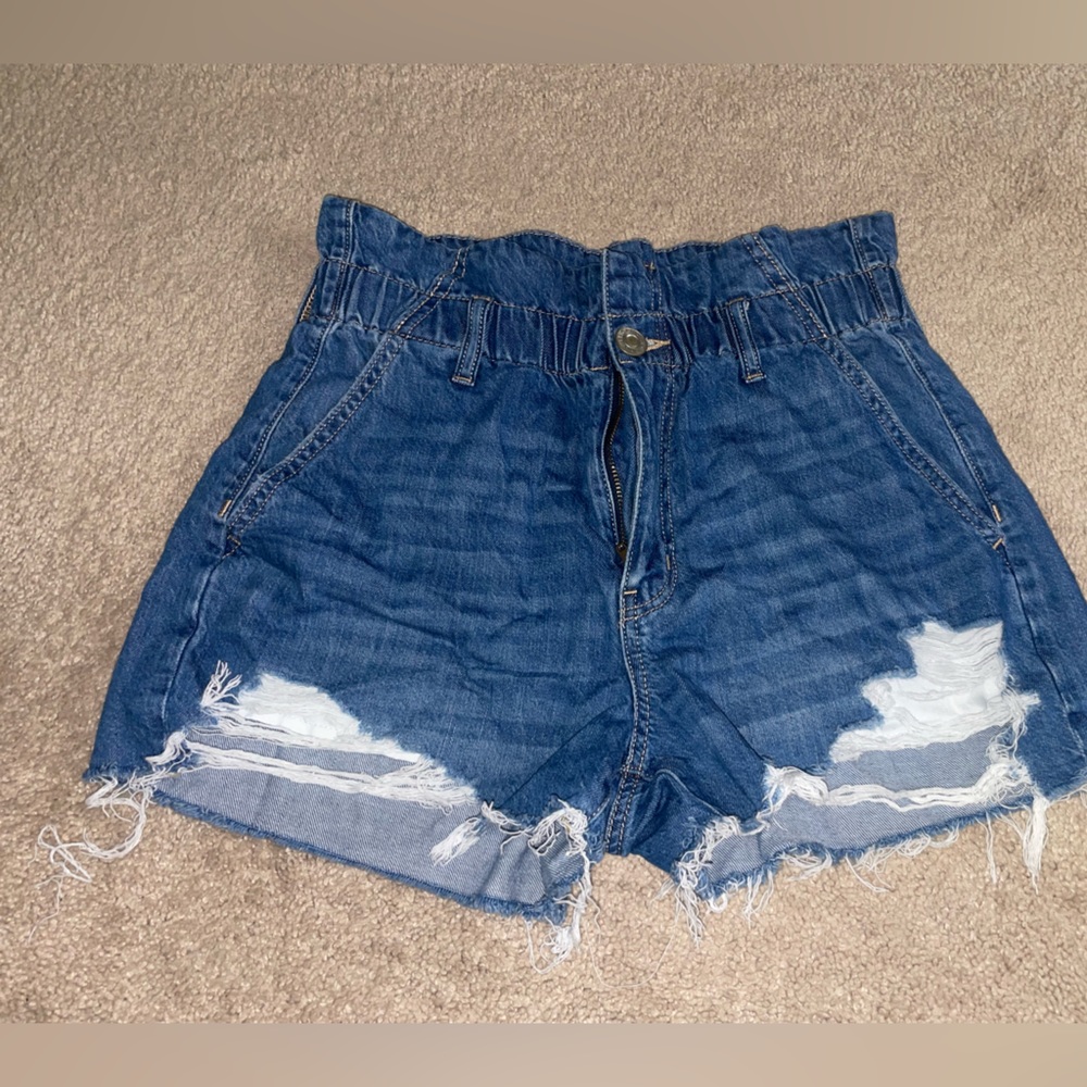 AE mom short